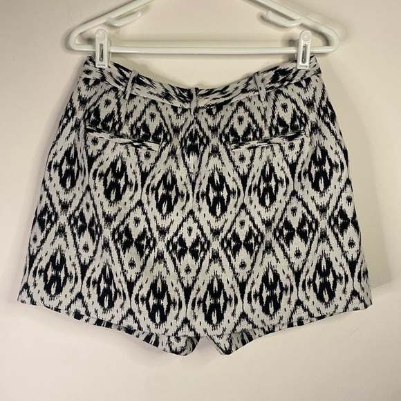Theory Black and White Dress Shorts With Skirt Front Size 6 Preppy Classic - Picture 12 of 13